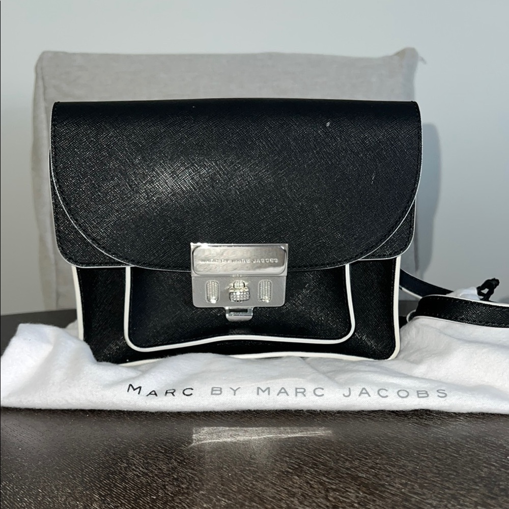 Marc by Marc Jacobs Lip Lock Black Crossbody Bag with Dust Bag